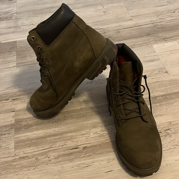 Timberlands - Picture 4 of 4